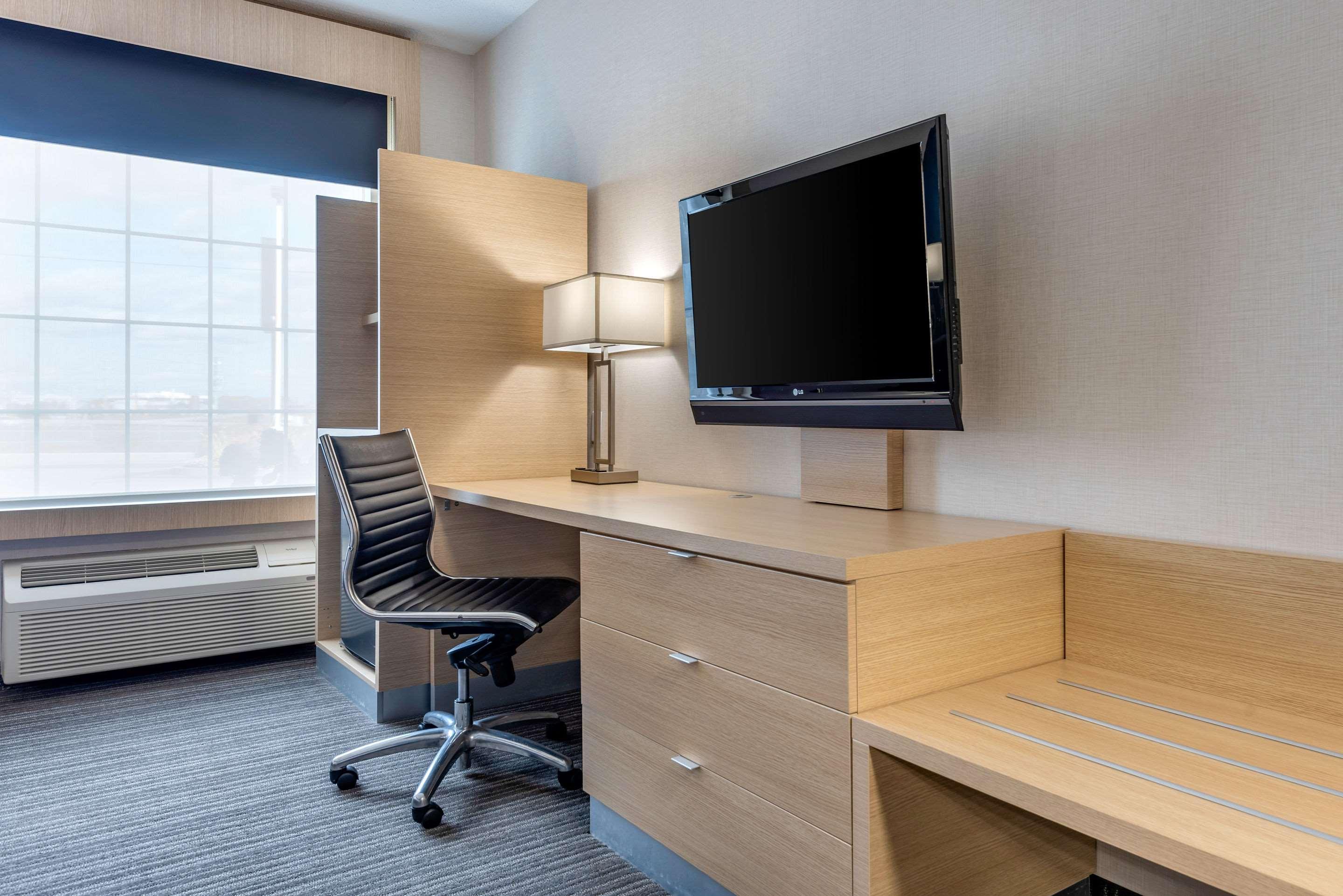 Quality Inn & Suites Оквилль Экстерьер фото