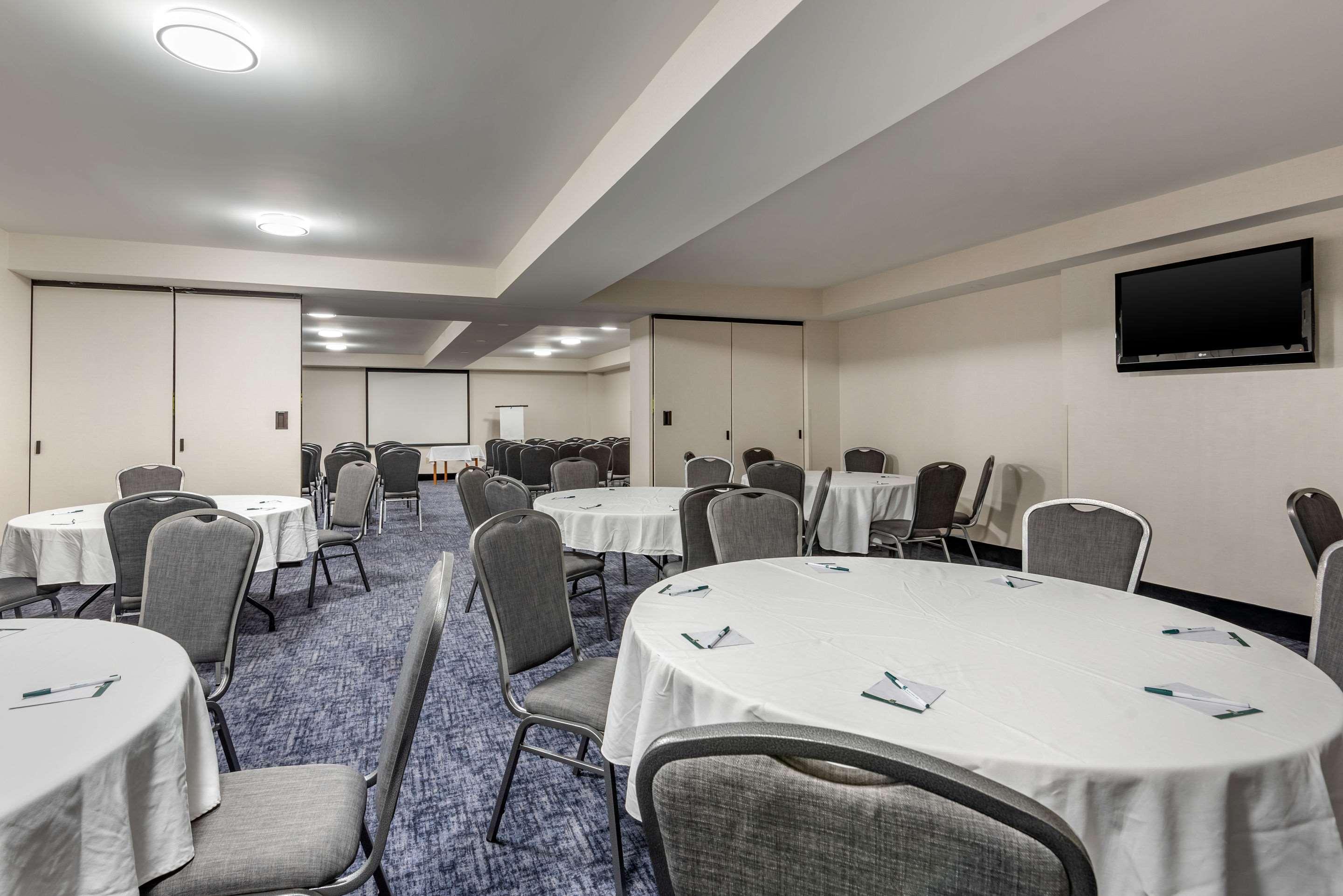 Quality Inn & Suites Оквилль Экстерьер фото