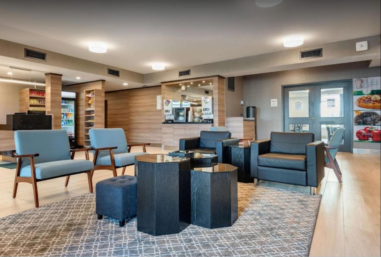 Quality Inn & Suites Оквилль Экстерьер фото