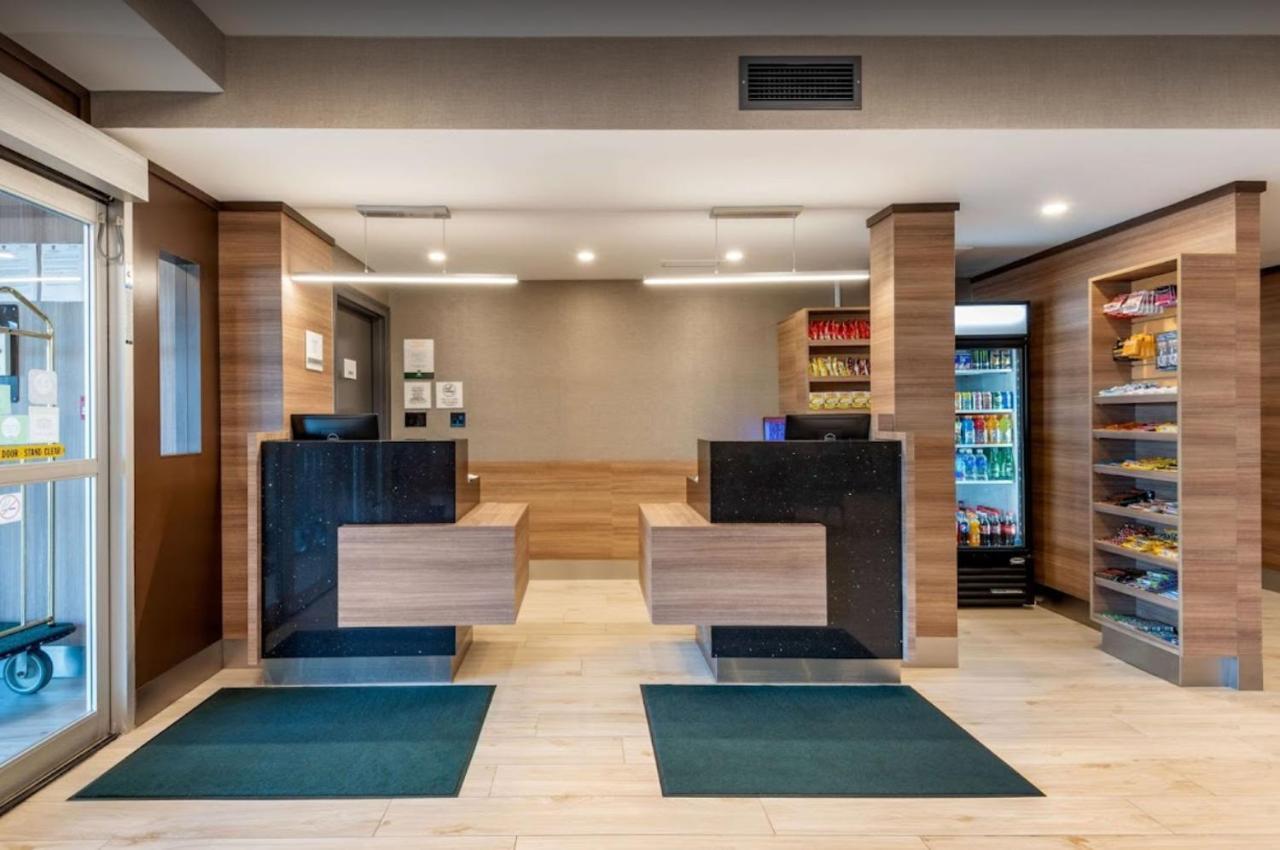 Quality Inn & Suites Оквилль Экстерьер фото