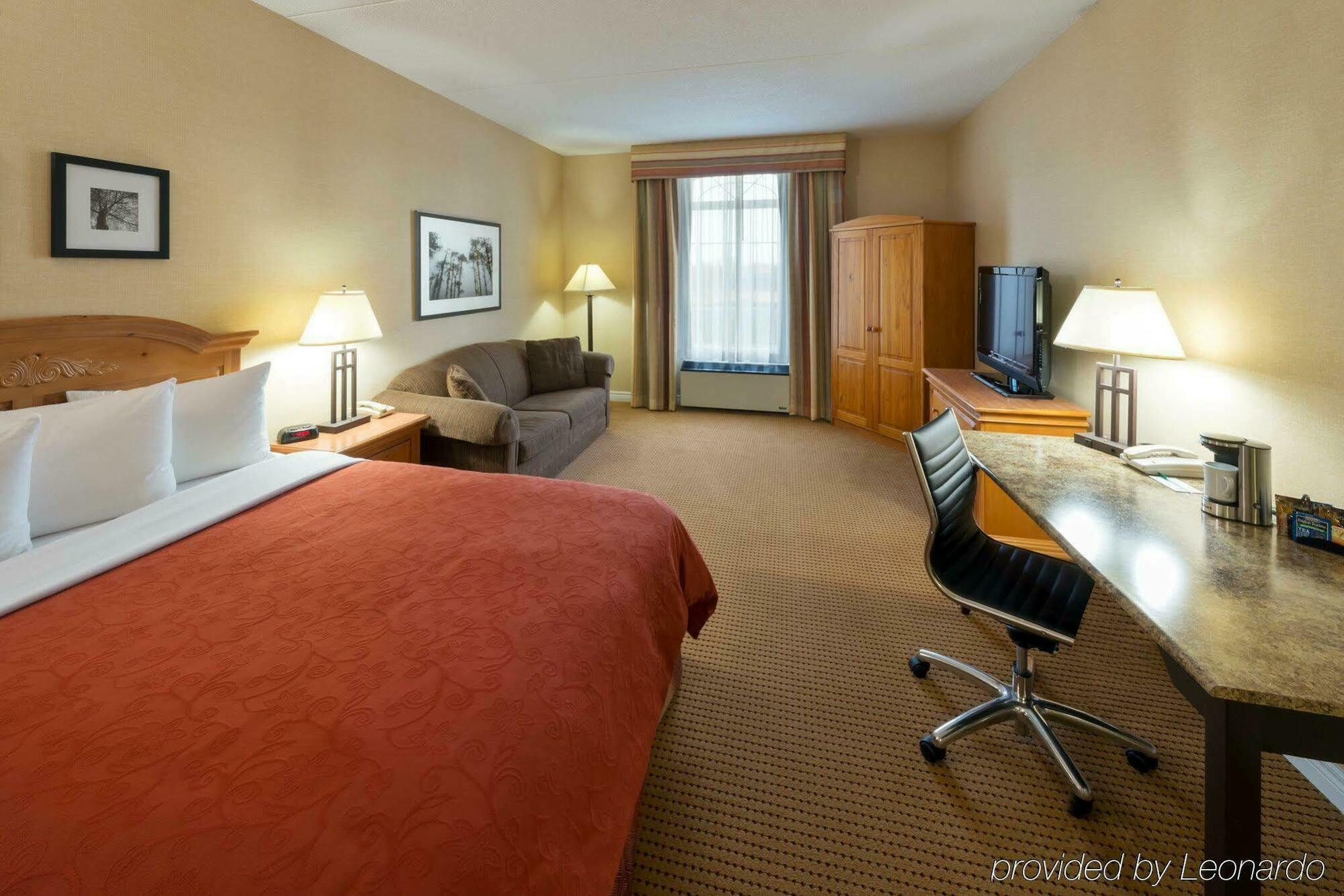 Quality Inn & Suites Оквилль Экстерьер фото